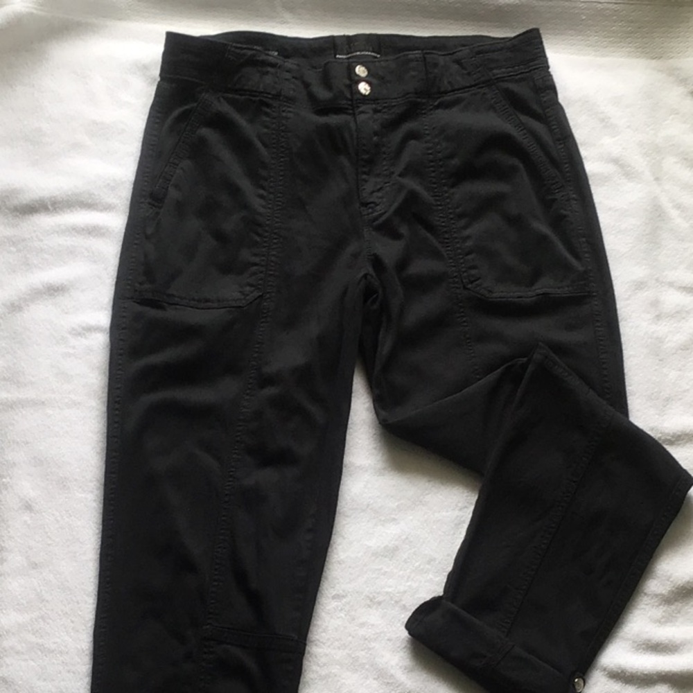 White House Black Market Black Casual Roll up cuff Crop Black Pants, Mid-rise